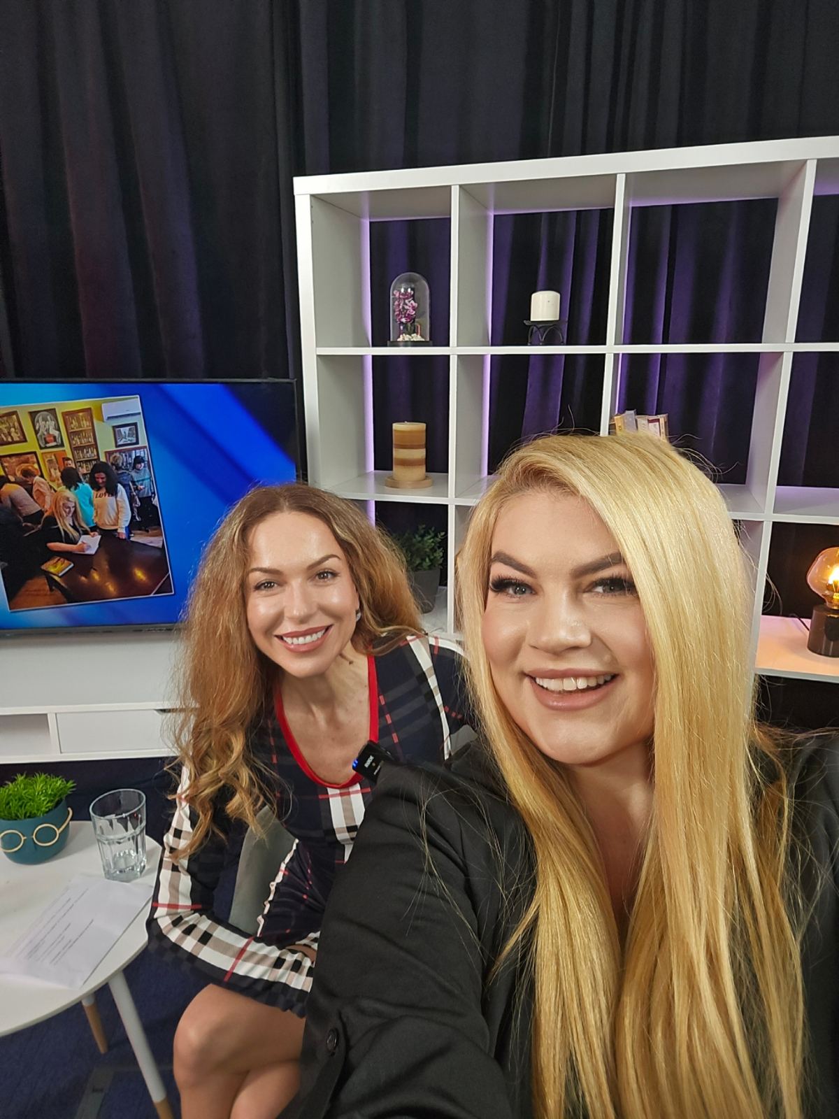 Интервю на Стояна Нацева за „Арт усмивки“ по Радио Веселина